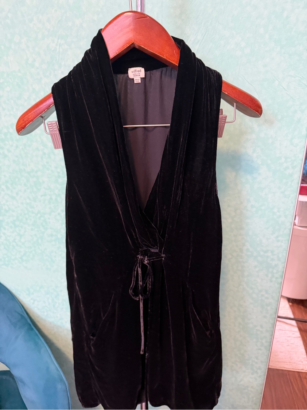 🖤✨ Wilfred Velvet Sleeveless Silk Mini Black Dress/Top
